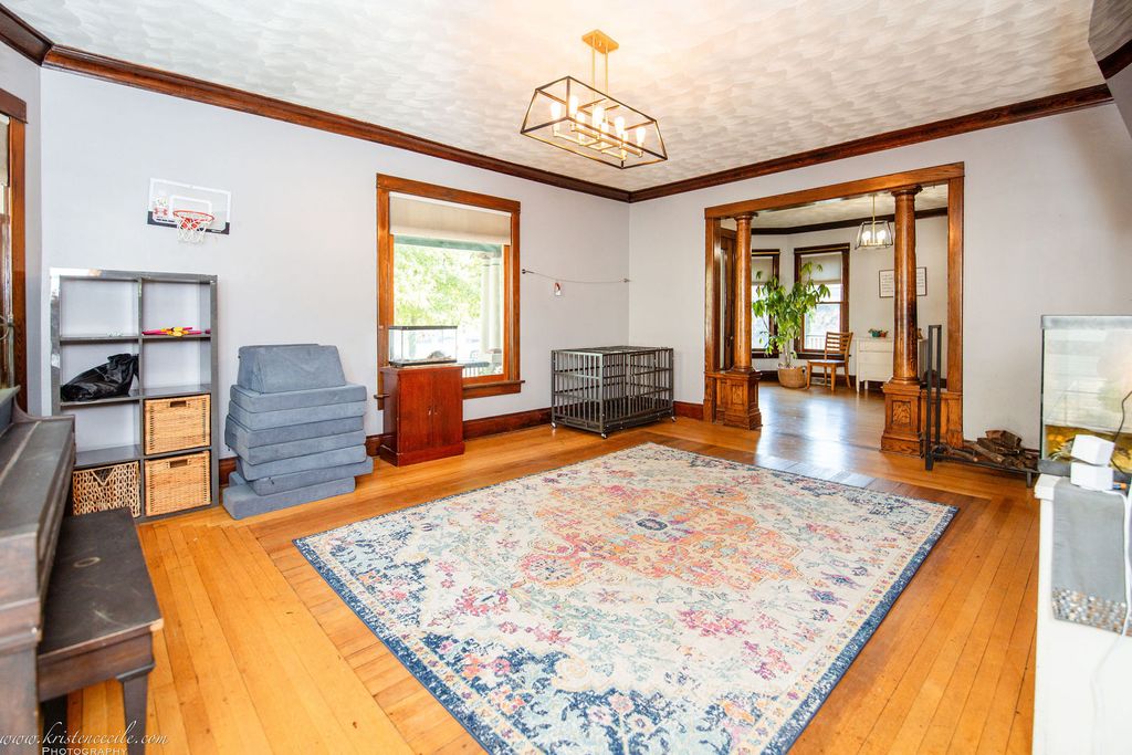 Image 18 of property listing at 109 W North Street, Peotone, IL 60468