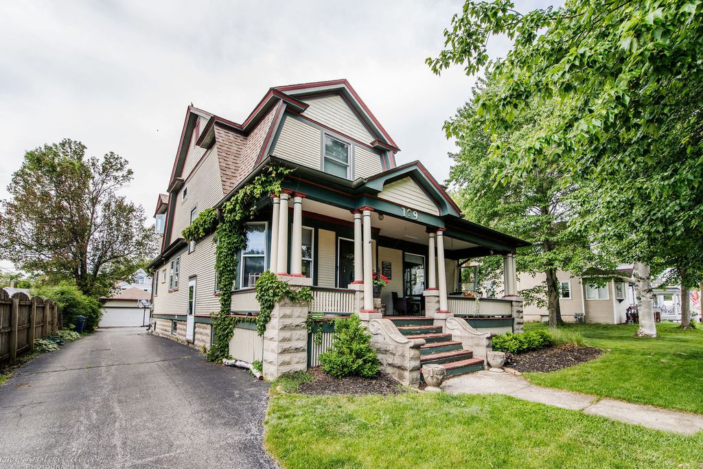 Image 3 of property listing at 109 W North Street, Peotone, IL 60468