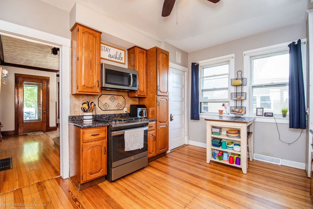 Image 21 of property listing at 109 W North Street, Peotone, IL 60468