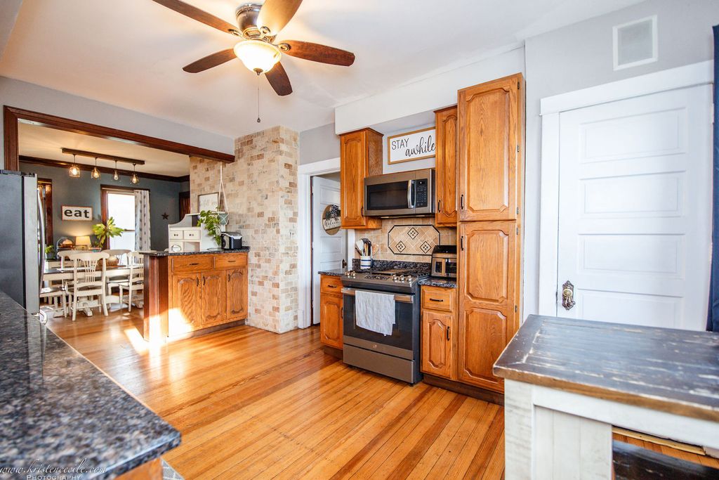 Image 23 of property listing at 109 W North Street, Peotone, IL 60468