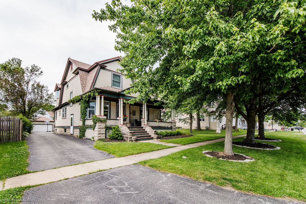 Image 4 of property listing at 109 W North Street, Peotone, IL 60468