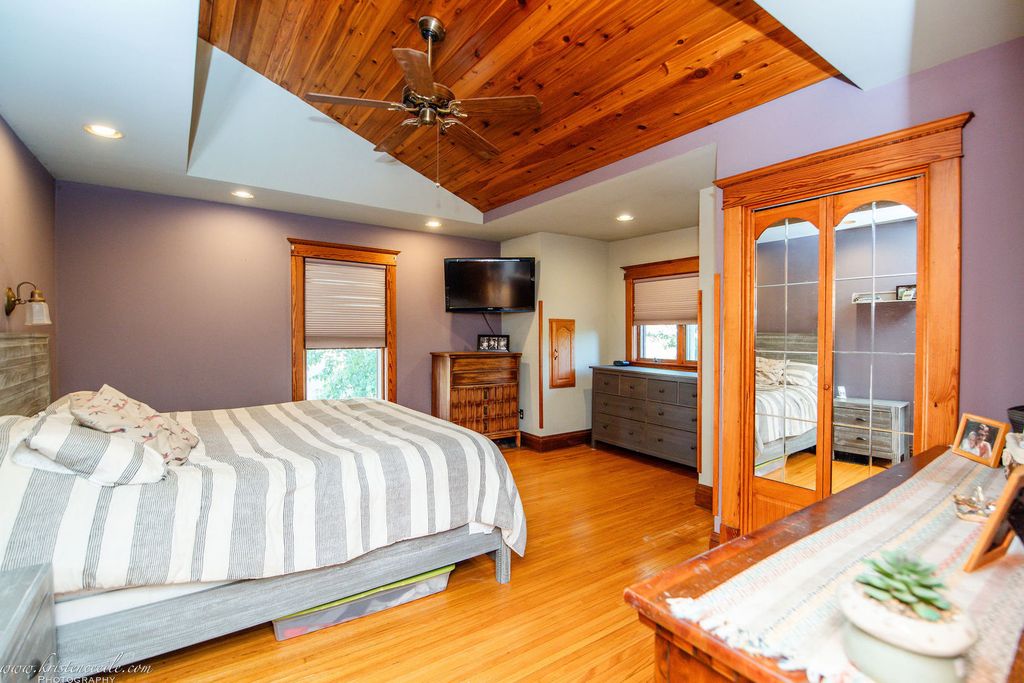Image 38 of property listing at 109 W North Street, Peotone, IL 60468