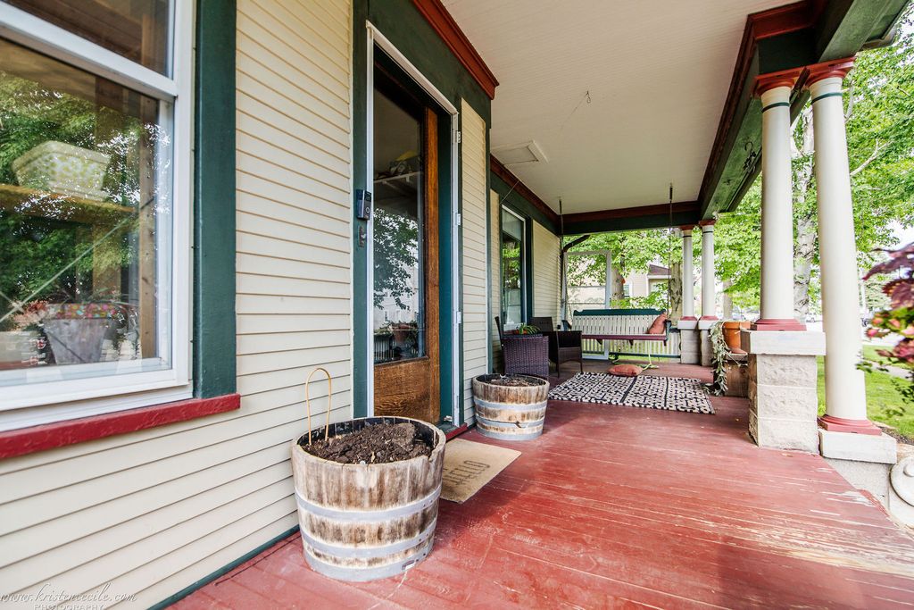 Image 5 of property listing at 109 W North Street, Peotone, IL 60468