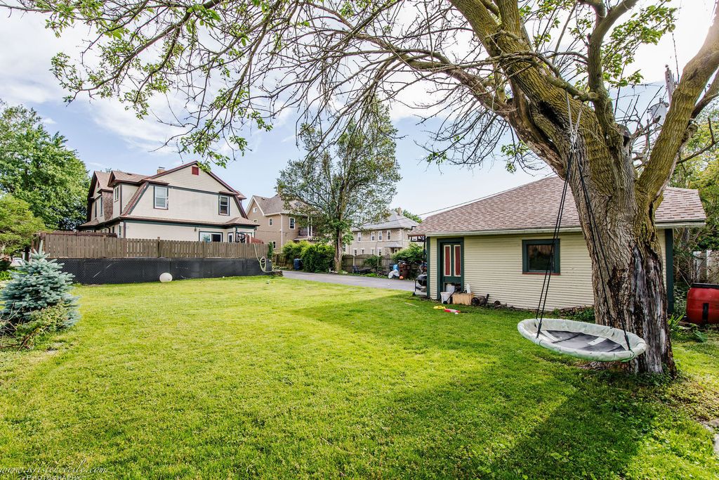 Image 7 of property listing at 109 W North Street, Peotone, IL 60468