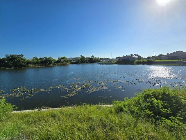 1301 SE 5th CT, Cape Coral, FL 33990