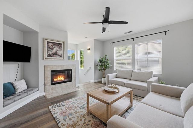 638 Sumner Way 1, Oceanside, CA 92058