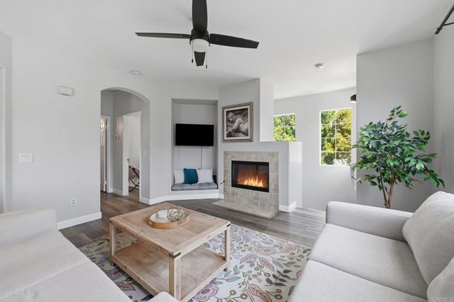 638 Sumner Way 1, Oceanside, CA 92058