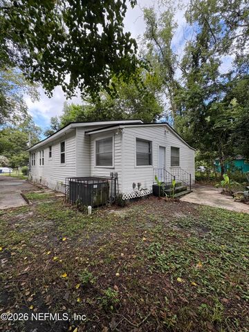 5779 SW CARVER Circle SW, Jacksonville, FL 32208