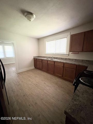 5779 SW CARVER Circle SW, Jacksonville, FL 32208