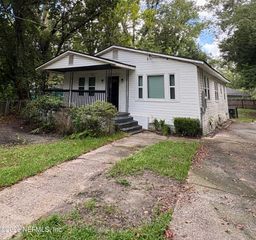 5779 SW CARVER Circle SW, Jacksonville, FL 32208