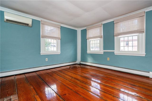 19 King Street 1, East Greenwich, RI 02818