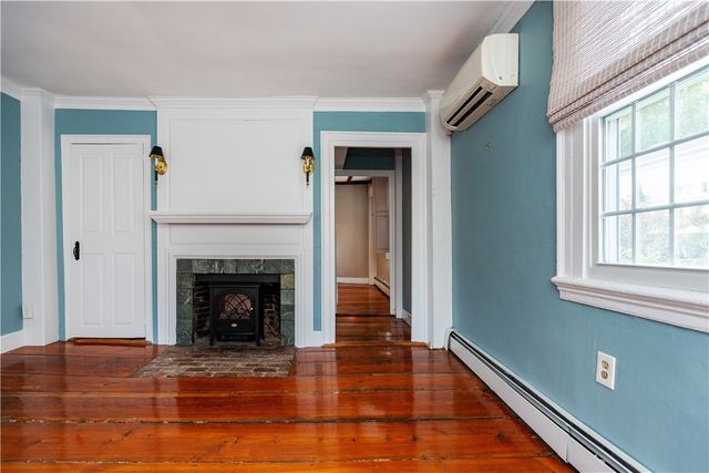 19 King Street 1, East Greenwich, RI 02818