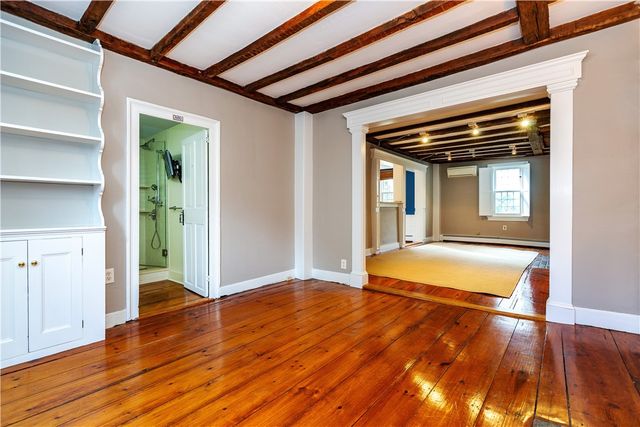 19 King Street 1, East Greenwich, RI 02818