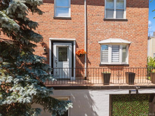 1321 Gillespie Avenue, Bronx, NY 10461