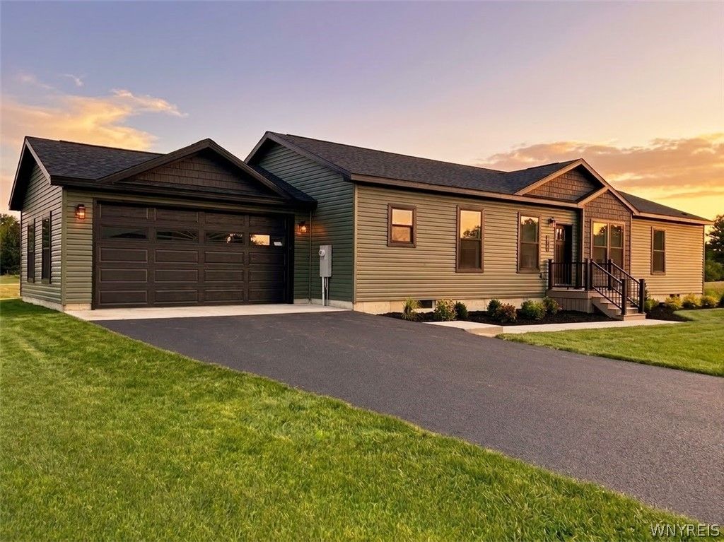 2133 Flavia Lane, Collins, NY 14034