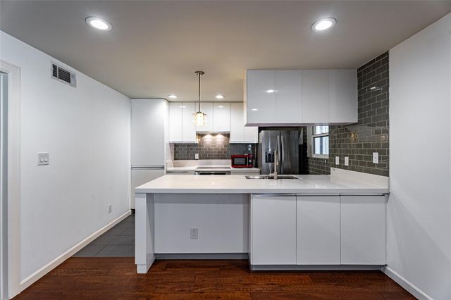 3110 Red River ST C304, Austin, TX 78705