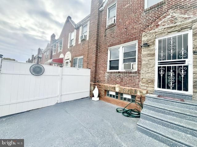 6040 ALMA ST, Philadelphia, PA 19149