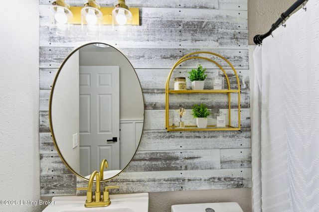 4411 Cody Ln, Louisville, KY 40229