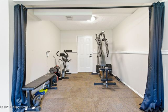 4411 Cody Ln, Louisville, KY 40229