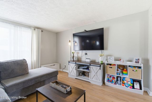 4411 Cody Ln, Louisville, KY 40229