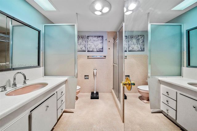 5255 Collins Ave 10A, Miami Beach, FL 33140