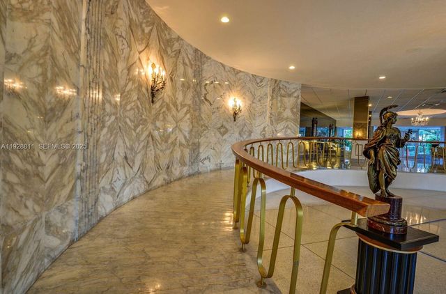 5255 Collins Ave 10A, Miami Beach, FL 33140