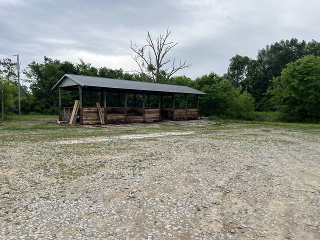 350 Helton Rd, Lewisburg, TN 37091