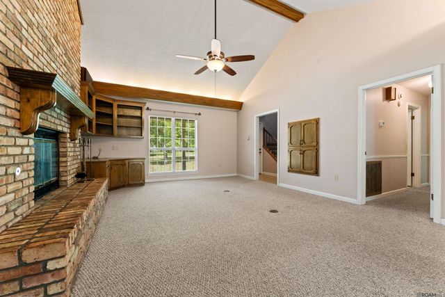 15035 Crystal Dr, Pride, LA 70770