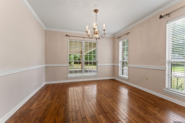 15035 Crystal Dr, Pride, LA 70770