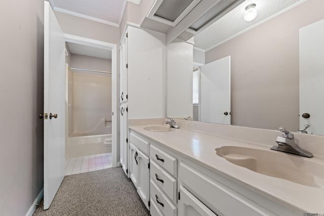 15035 Crystal Dr, Pride, LA 70770