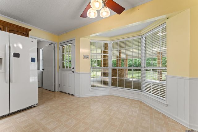 15035 Crystal Dr, Pride, LA 70770