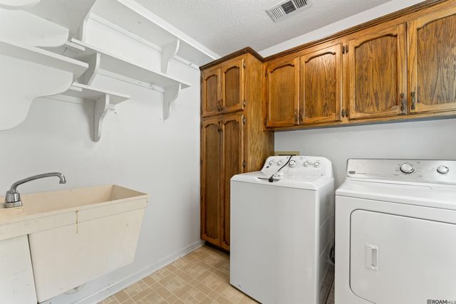 15035 Crystal Dr, Pride, LA 70770