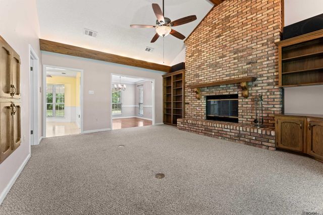15035 Crystal Dr, Pride, LA 70770
