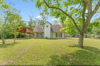 15035 Crystal Dr, Pride, LA 70770