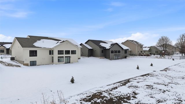 810 Yorkshire Street, North Liberty, IA 52317