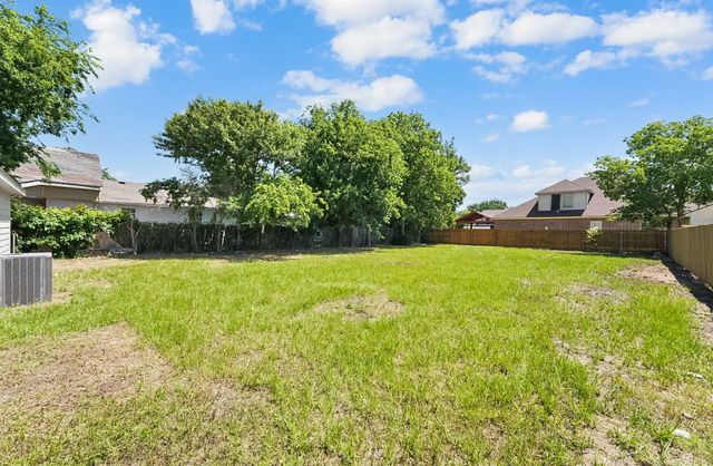 4920 S Peachtree Road, Balch Springs, TX 75180