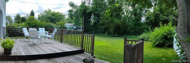 46 Margaret Drive E, Plainview, NY 11803