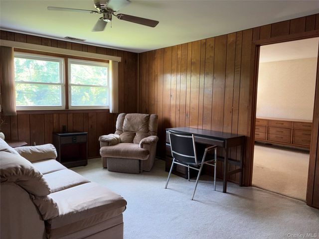 46 Margaret Drive E, Plainview, NY 11803