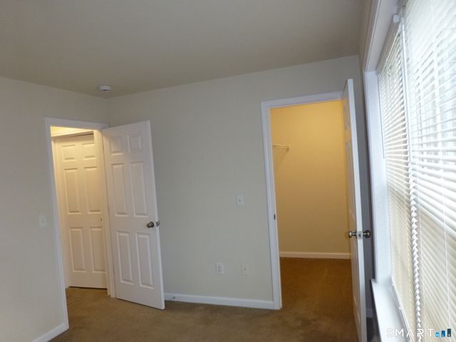 245 Elizabeth St Extension, Norwich, CT 06360