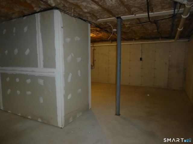 245 Elizabeth St Extension, Norwich, CT 06360