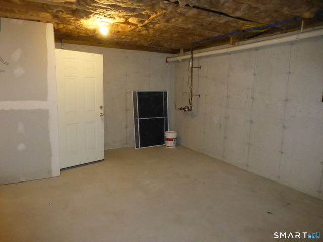 245 Elizabeth St Extension, Norwich, CT 06360