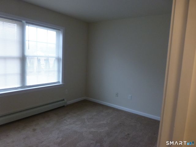 245 Elizabeth St Extension, Norwich, CT 06360