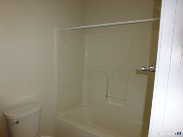 245 Elizabeth St Extension, Norwich, CT 06360