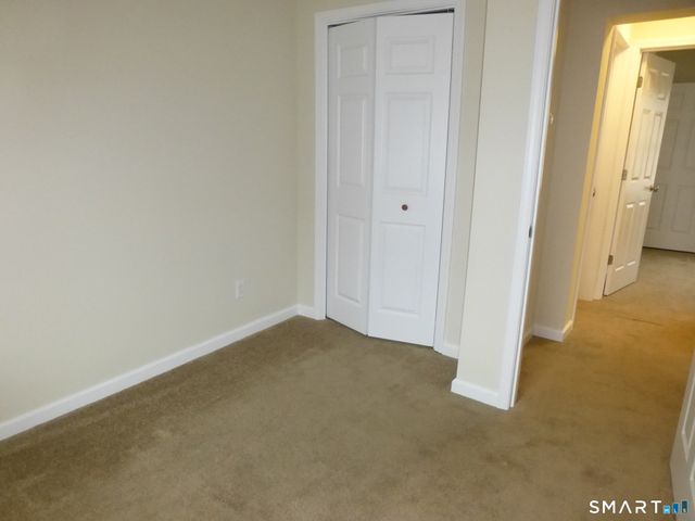 245 Elizabeth St Extension, Norwich, CT 06360