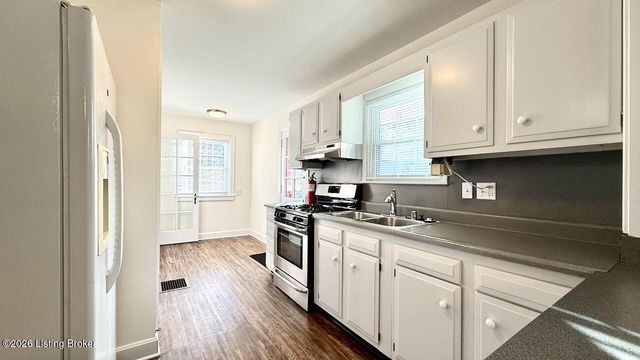 2428 Bradley Ave, Louisville, KY 40217