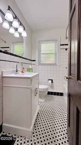 2428 Bradley Ave, Louisville, KY 40217