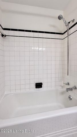 2428 Bradley Ave, Louisville, KY 40217