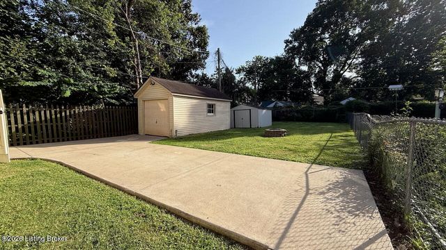 2428 Bradley Ave, Louisville, KY 40217