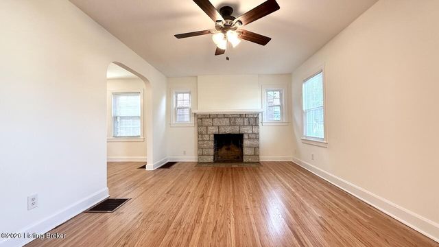 2428 Bradley Ave, Louisville, KY 40217