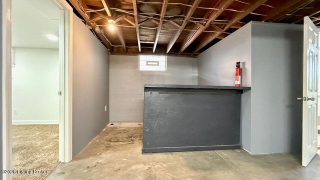 2428 Bradley Ave, Louisville, KY 40217